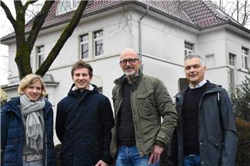Treiben die Projekte "Coworking Space" und "Forschermühle" federführend voran (v.l.) : Kathrin Brinkschmidt, Renè Walfort, Alexander Jaegers von der Ahauser Firma "Projaegt" sowie Stadtlohns Citymanager Giampietro Salerno.