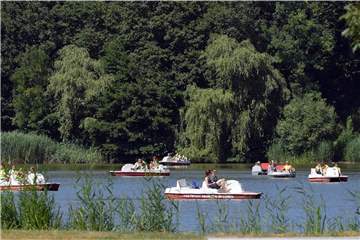 Tretbootfahren ist zurzeit aufgrund der Corona-Regeln nicht möglich. Bei einer Inzidenz unter 100 an fünf Werktagen hintereinander, könnte es möglich werden. Am Cappenberger See ist man vorbereitet.