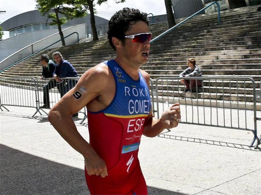 Weltmeister und Weltrekordler: Wer in Rio fehlt Triathlon-Ass Javier Gomez stürzte mit dem Rad und brach sich den Arm - bei einer Geschwindigkeit von 15 Km/h. Foto: Joao Relvas