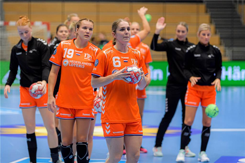 BVB-Frauen verstärken sich mit der nächsten Handball-Weltmeisterin Trifft beim BVB auf viele bekannte Gesichter: BVB-Neuzugang Laura van der Heijden kennt Merel Freriks (l.) und Co. schon aus der niederländischen Nationalmannschaft.