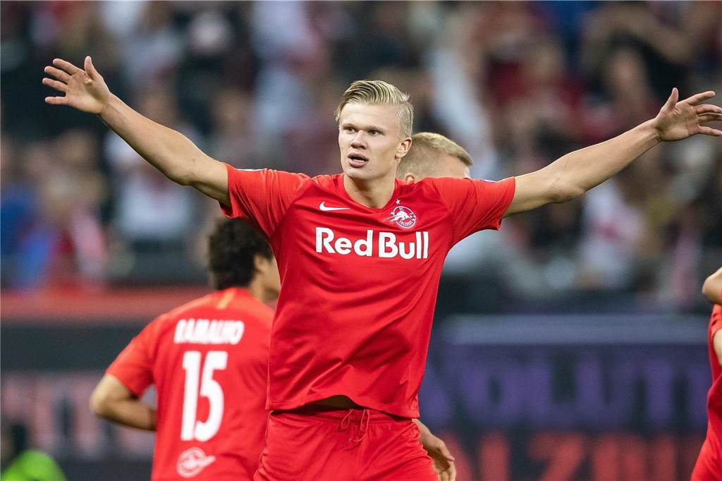 Der blonde Riese mit der unglaublichen Torquote - das ist BVB-Neuzugang Erling Haaland Trifft und trifft und trifft: Erling Haaland.