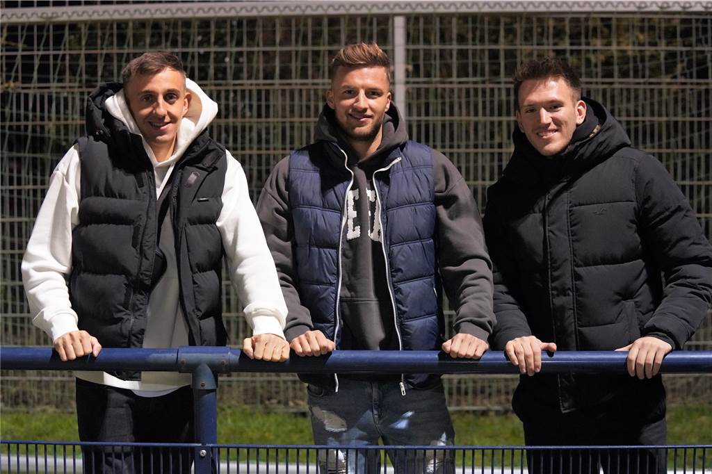 TuS Haltern macht Ernst: Oberligist präsentiert Neuzugänge im Dreierpack Trio für den TuS: Vangjel Frasheri, Nils Fabisiak und Marcel Klakus (v.l.) kehren im Sommer zum TuS Haltern zurück.