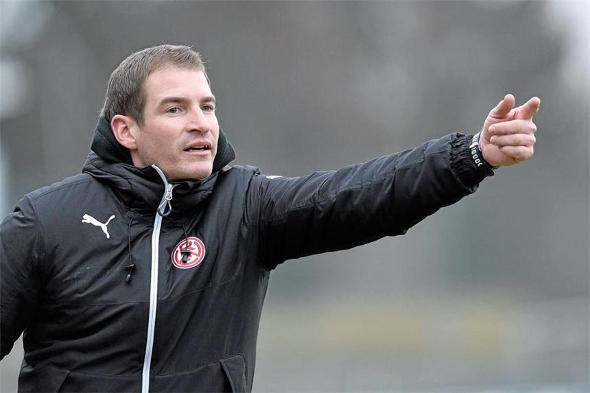 Jan Siewert wird neuer Trainer beim BVB II Tritt das Erbe von Daniel Farke an: Jan Siewert wird neuer Trainer bei der zweiten Mannschaft des BVB.