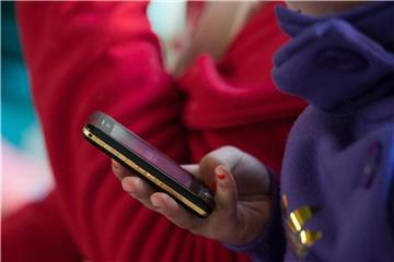Trotz der Allgegenwart des Internets und der digitalen Kommunikation gibt es bisher kein eigenes Fach in Sachen Mediennutzung. Foto: Armin Weigel