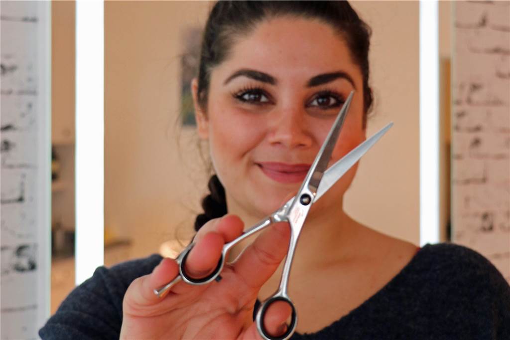 Trotz der Kokurrenz freut sich Sevil Yilmaz, wenn ihr Salon „Deluxe “ab Montag (2.12.) offiziell geöffnet hat und sie neue Kunden kennenlernt.