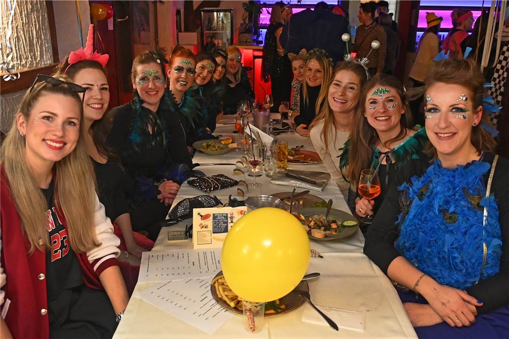 Trotz der langen Pause hatten die Damen von St. Paulus das Feiern nicht verlernt. Musikalisch wurden sie im Jägerhof Einhaus vom DJ Entertainment bestens unterhalten.