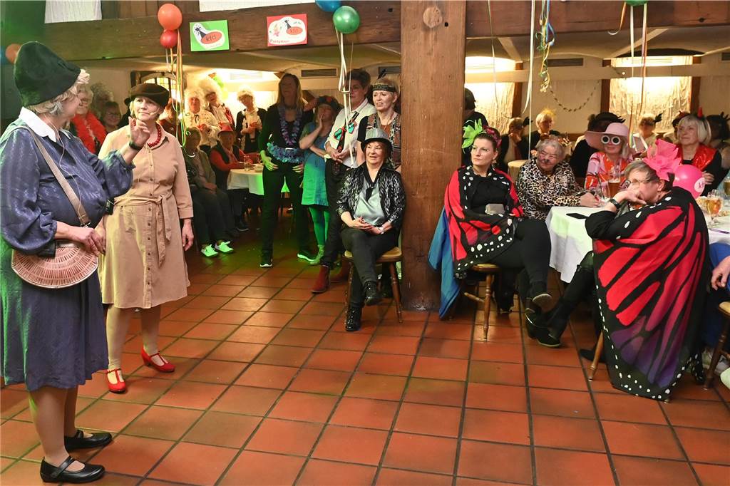 Trotz der langen Pause hatten die Damen von St. Paulus das Feiern nicht verlernt. Musikalisch wurden sie im Jägerhof Einhaus vom DJ Entertainment bestens unterhalten.