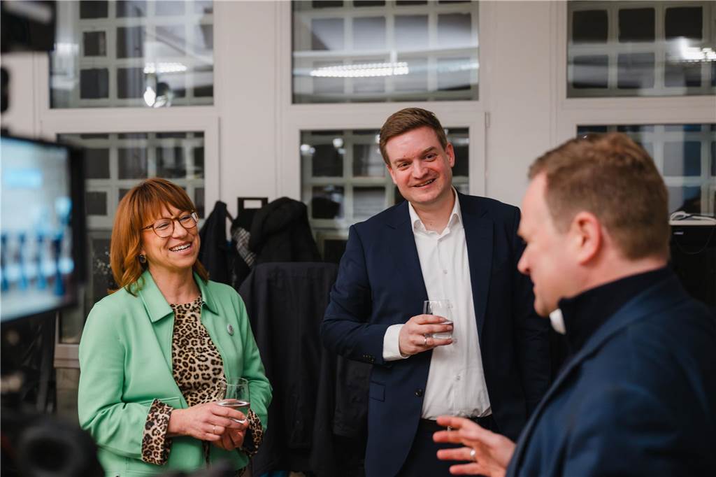 „Absurd“, „Luftnummer“ und mahnende Worte - ein Schlagabtausch Regina Weyer (Grüne), Michael Breilmann (CDU) und Frank Schwabe (SPD) bei der Wahlarena von Ruhr Nachrichten, Recklinghäuser und Waltroper Zeitung zur Bundestagswahl 2025 im Wahlkreis Recklinghausen I.
