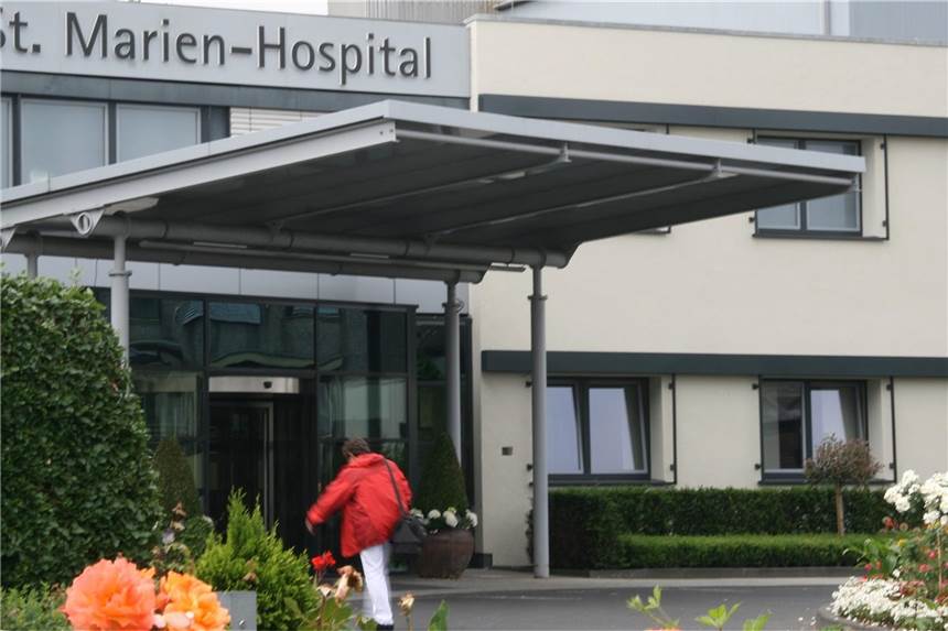 Sind die Krankenhäuser in Ahaus, Vreden und Stadtlohn in Normalbetrieb? Trotz der Schneemassen und der widrigen Straßenverhältnisse: Im Vredener Krankenhaus sowie auch in den Krankenhäusern in Stadtlohn und Ahaus herrscht normaler Betrieb, Termine wurden nicht abgesagt.