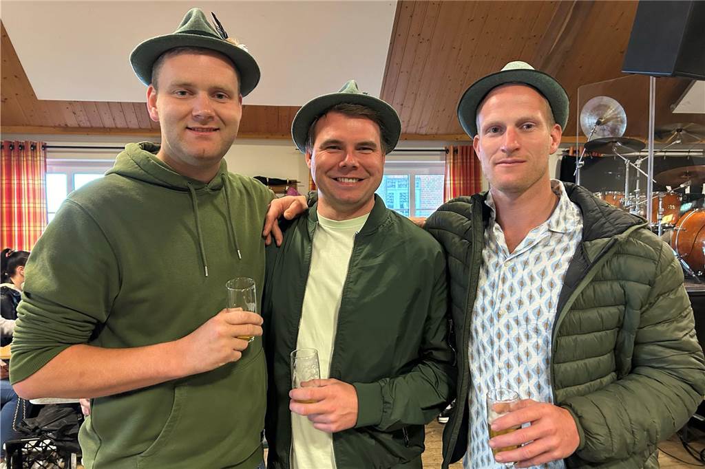 Trotz des Regenwetters war die Stimmung beim Schützenfest in Ellewick-Crosewick ungebrochen gut.