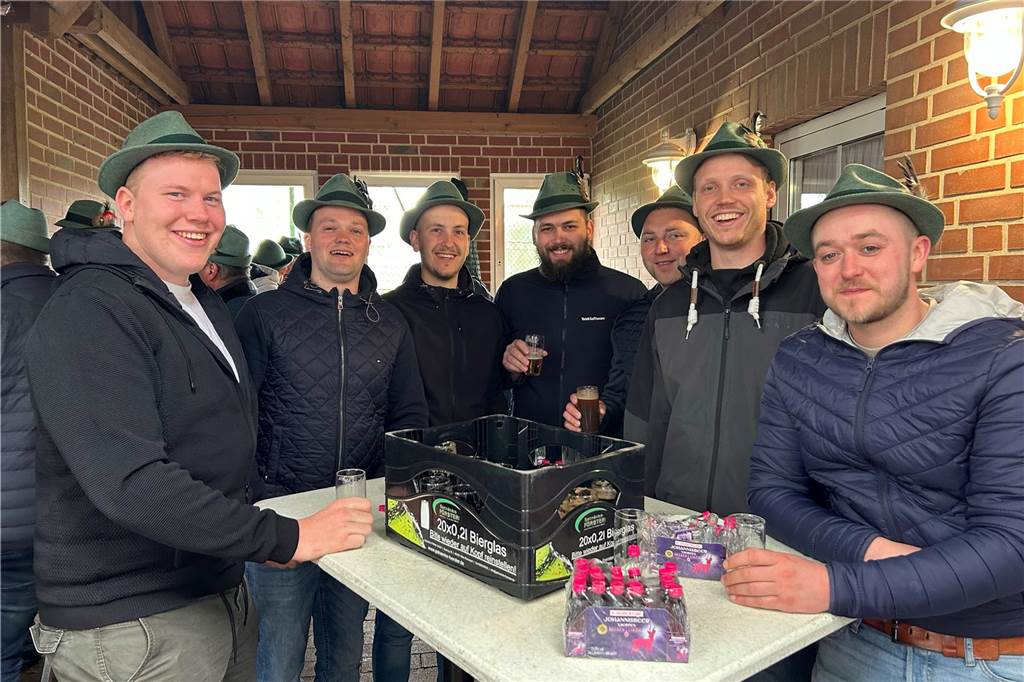 Trotz des Regenwetters war die Stimmung beim Schützenfest in Ellewick-Crosewick ungebrochen gut.