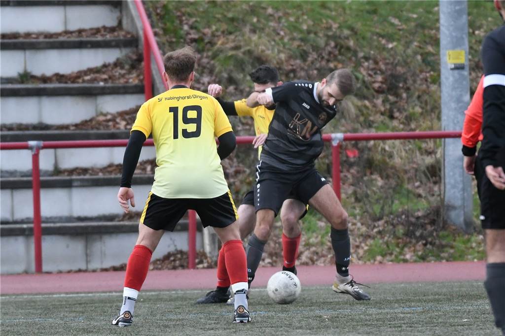 Trotz einer 2:0-Pausenführung musste sich die SG Victoria/Sportfreunde II (Kreisliga B) dem ETuS Bismarck II aus der Gelsenkirchener Kreisliga C2 mit 3:4 geschlagen geben. Für die SG trafen Kerim Akar (2) und Emre Atmaca.