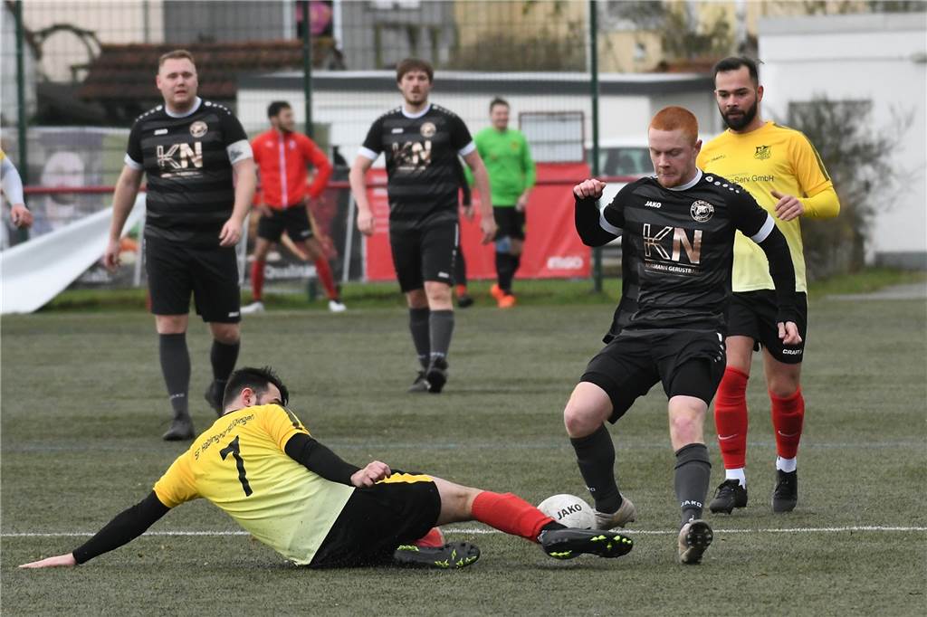 Trotz einer 2:0-Pausenführung musste sich die SG Victoria/Sportfreunde II (Kreisliga B) dem ETuS Bismarck II aus der Gelsenkirchener Kreisliga C2 mit 3:4 geschlagen geben. Für die SG trafen Kerim Akar (2) und Emre Atmaca.