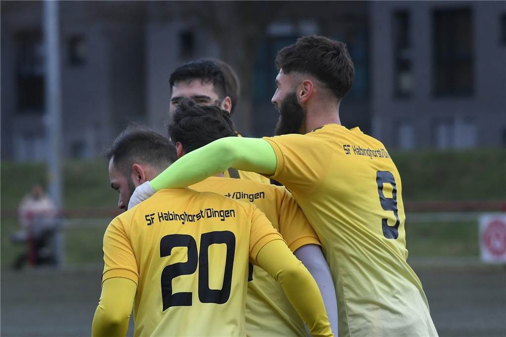 Trotz einer 2:0-Pausenführung musste sich die SG Victoria/Sportfreunde II (Kreisliga B) dem ETuS Bismarck II aus der Gelsenkirchener Kreisliga C2 mit 3:4 geschlagen geben. Für die SG trafen Kerim Akar (2) und Emre Atmaca.