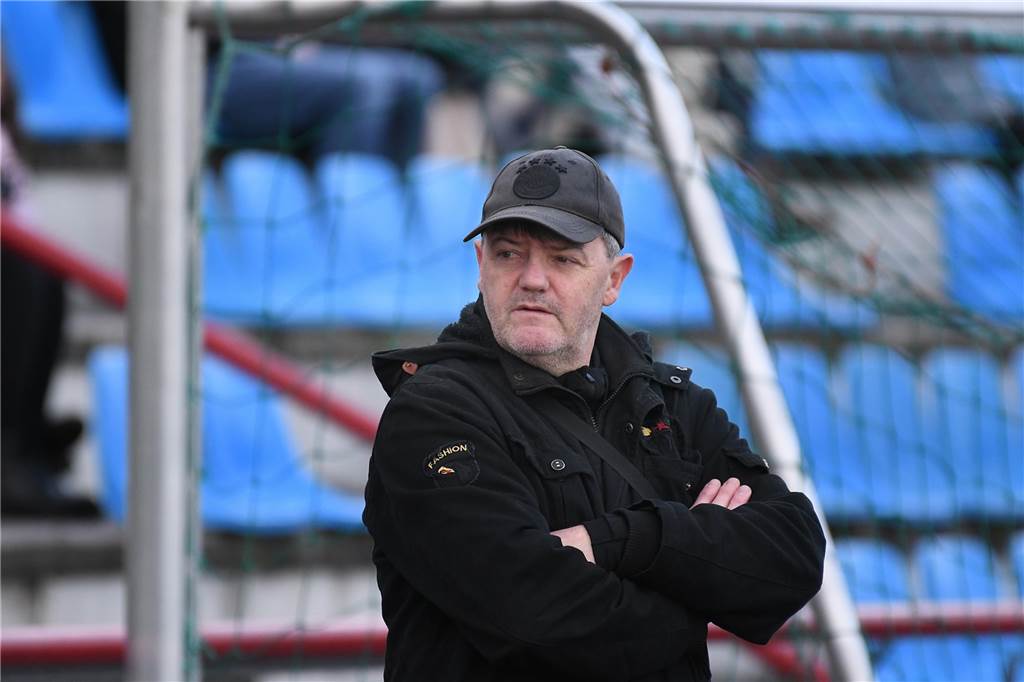 Trotz einer 2:0-Pausenführung musste sich die SG Victoria/Sportfreunde II (Kreisliga B) dem ETuS Bismarck II aus der Gelsenkirchener Kreisliga C2 mit 3:4 geschlagen geben. Für die SG trafen Kerim Akar (2) und Emre Atmaca.