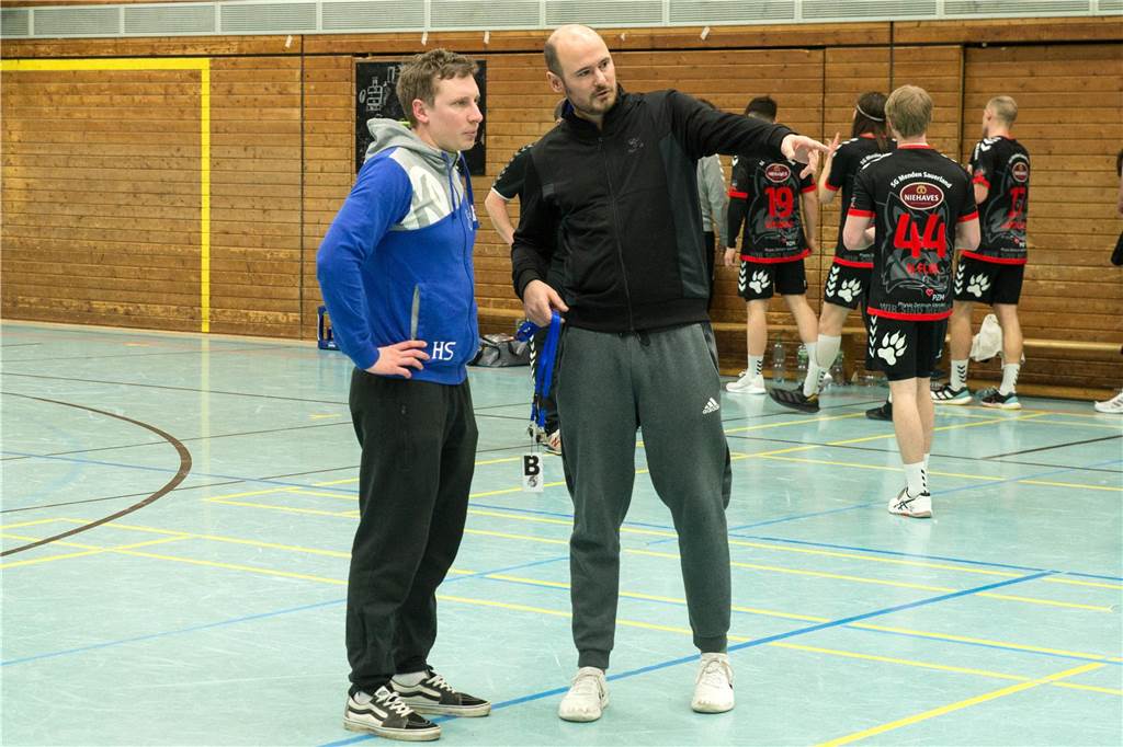 Trotz eines guten Starts musste sich der HSC am Ende wieder geschlagen geben, verlor mit 27:30 gegen die SG Menden Sauerland Wölfe.