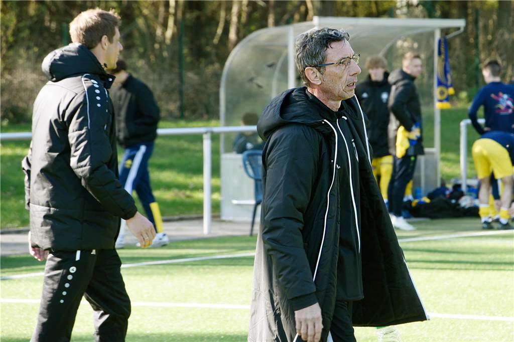 Trotz längerer Unterzahl in Halbzeit zwei gewann der SV Lippramsdorf souverän mit 4:1 gegen Adler Weseke.