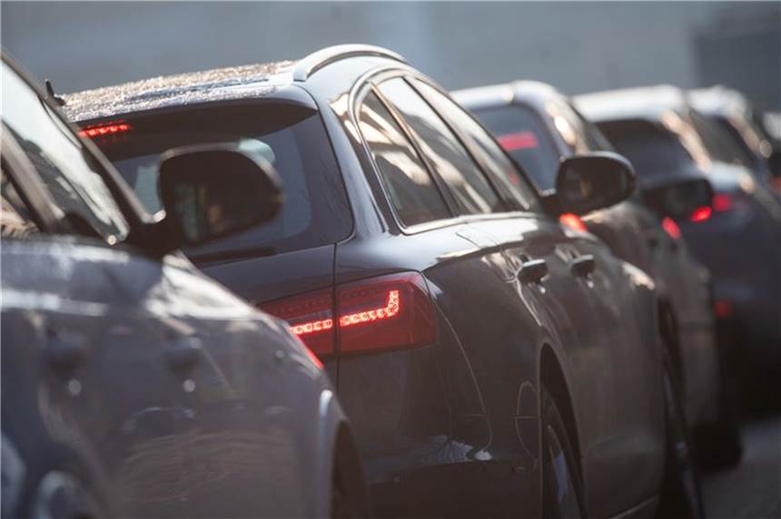 ADAC: Ende der Homeoffice-Pflicht führt nicht zu mehr Staus Trotz Wegfall der Homeoffice-Pflicht standen in dieser Woche laut ADAC nicht mehr Autos im Stau.