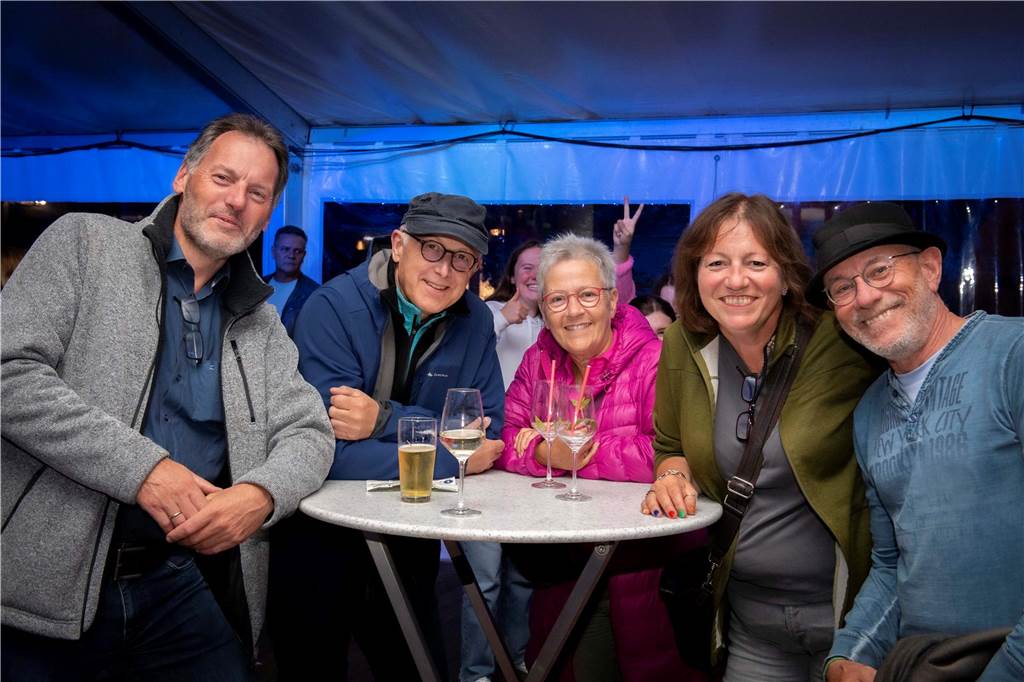 Trotz weniger Besucher war die Stimmung gut. Die zwei DJs Stock und Oswood legten auf und die Anwesenden tanzen bis zum Schluss. 