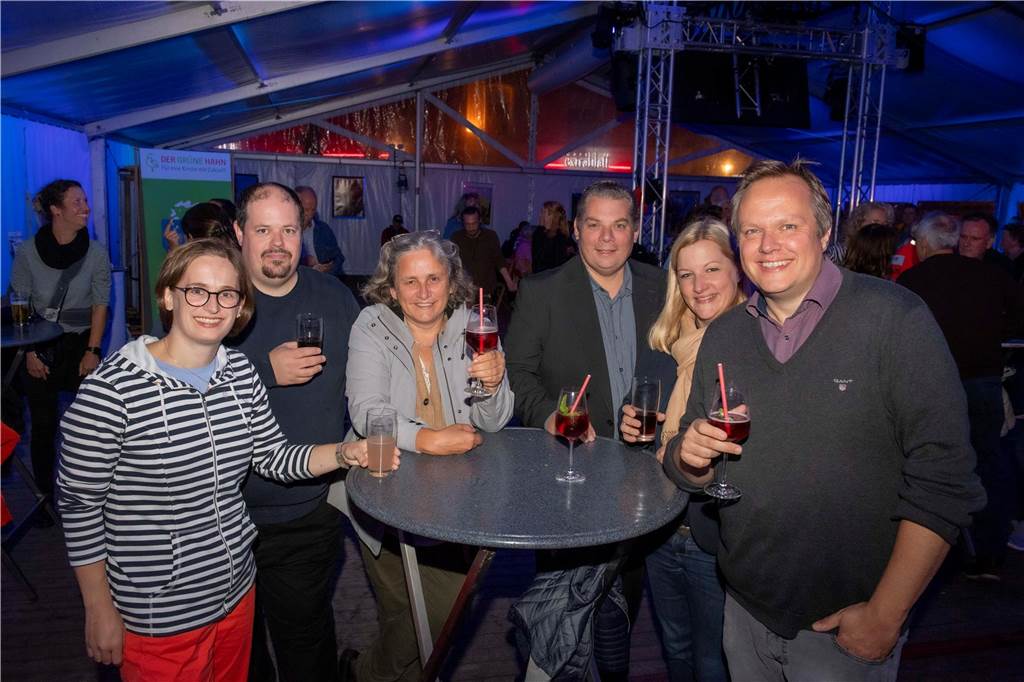 Trotz weniger Besucher war die Stimmung gut. Die zwei DJs Stock und Oswood legten auf und die Anwesenden tanzen bis zum Schluss. 