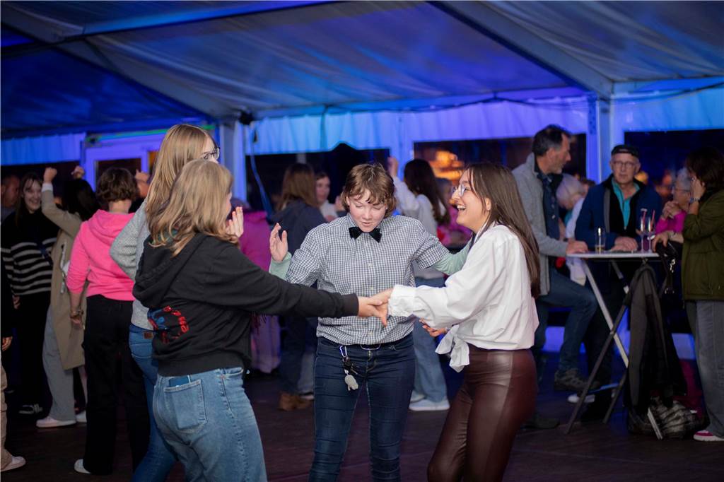 Trotz weniger Besucher war die Stimmung gut. Die zwei DJs Stock und Oswood legten auf und die Anwesenden tanzen bis zum Schluss. 