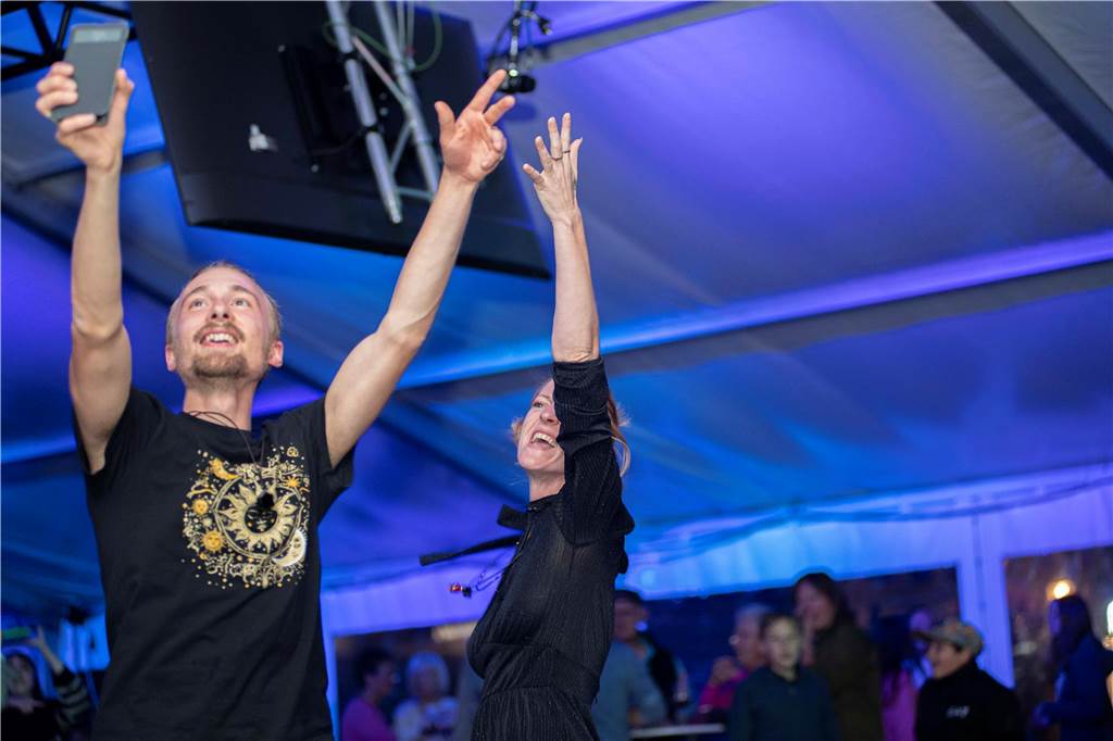Trotz weniger Besucher war die Stimmung gut. Die zwei DJs Stock und Oswood legten auf und die Anwesenden tanzen bis zum Schluss. 