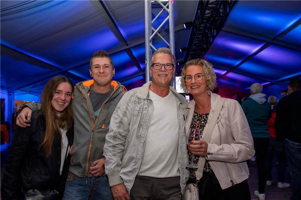 Trotz weniger Besucher war die Stimmung gut. Die zwei DJs Stock und Oswood legten auf und die Anwesenden tanzen bis zum Schluss. 
