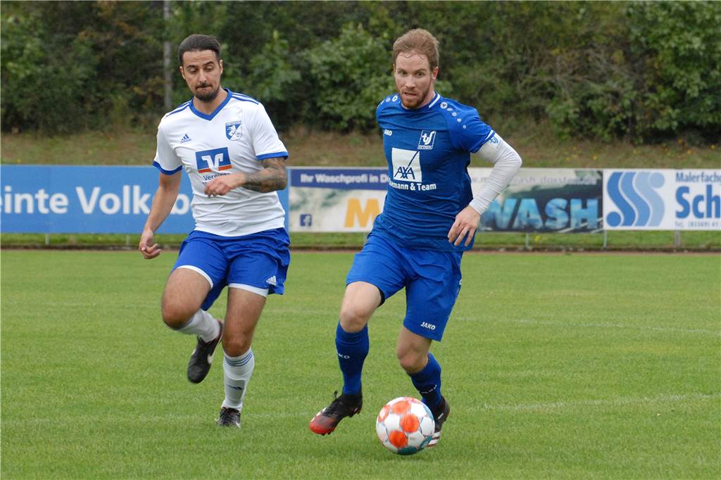 Marius Möllers Kanada-Abenteuer: Großstadt-Leben, atemberaubende Natur und Fußball Trug schon in der vergangenen Saison häufiger die Kapitänsbinde und wurde zuletzt auch von seinen Mitspielern zum Kapitän gewählt: Sythens Marius Möller (r.).