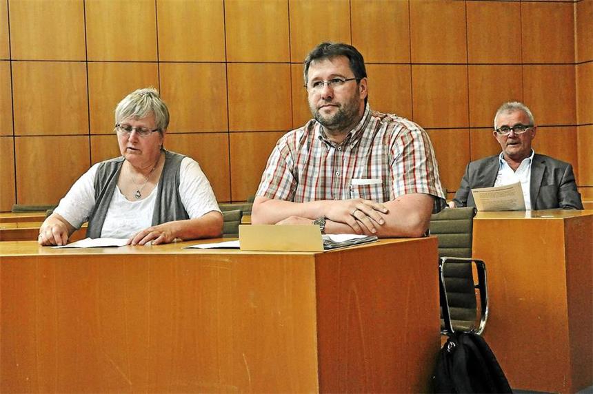 Nach Arbeitskreis: Die Initiative im Interview Trugen im Ratssaal ihre Argumente zur Marktplatz-Umgestaltung vor (v.l.): Jule Springwald, Guido Baumann und Rüdiger Landsiedel.