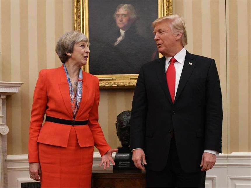 Theresa May als erster Staatsgast im Weißen Haus Trump und May im Oval Office. Foto: Pablo Martinez Monsivais