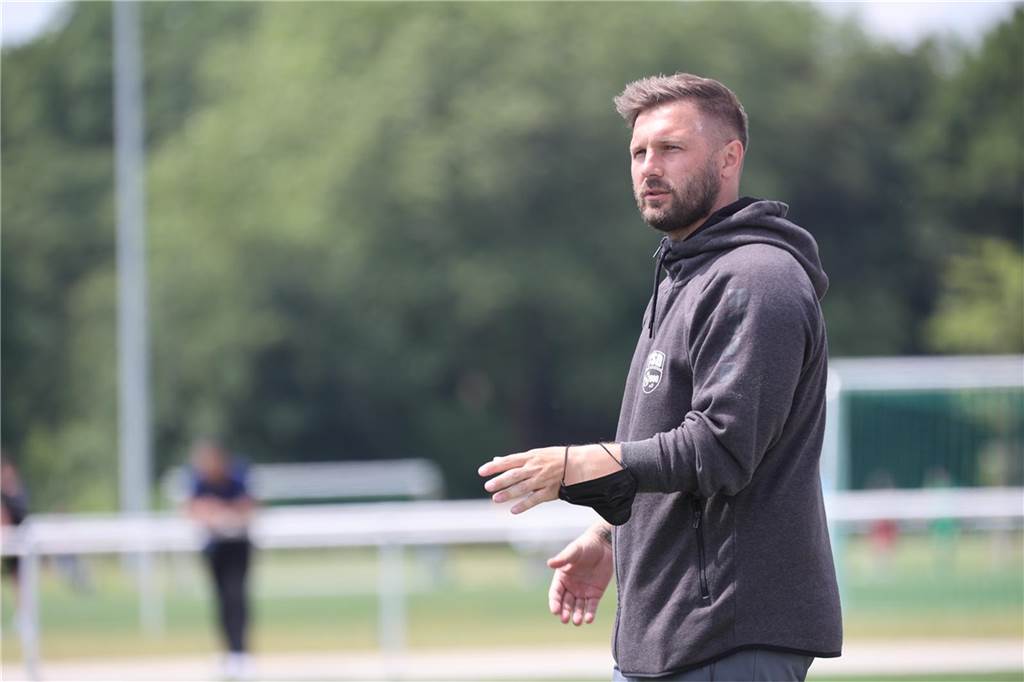 Jetzt spricht Türkspors Präsident Dr. Akin Kara über den Tyrala-Abgang zu Bövinghausen TSD-Trainer Sebastian Tyrala ist jetzt Trainer in Bövinghausen.