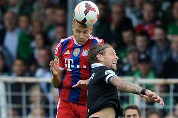 Türkspor-Neuzugang Marcel Reichwein (r.) spricht im Podcast auch über sein DFB-Pokal-Duell gegen Bayern München.