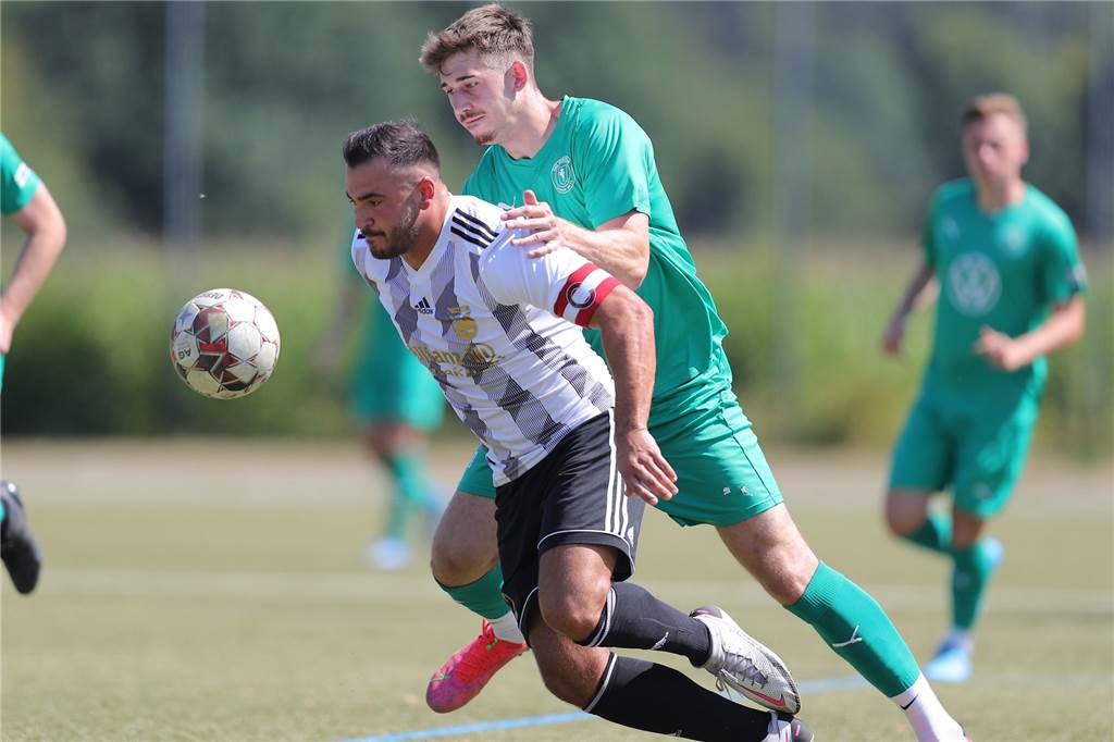 Die Top drei Abwehrspieler der Hinrunde: Führungsspieler setzen sich durch Tunahan Sari (in weiß) ist bei Eintracht Werne ein wichtiger Führungsspieler.