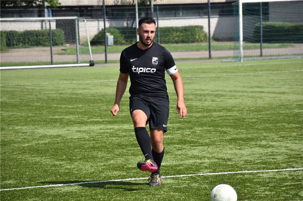 Leistungsträger bleibt bei Eintracht Werne – trotz höherklassiger Angebote Tunahan Sari wird auch in der kommenden Saison für Eintracht Werne die Fußballschuhe schnüren.