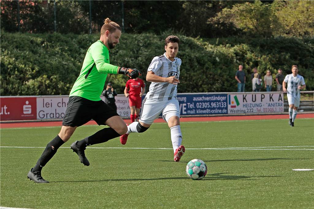Turgrul Kurt (r) war am Sonntag Einwechselspieler der SG Castrop.