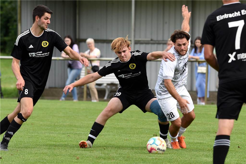 TuS Gahlen gewinnt beim klassentieferen B-Ligisten Eintracht Erle deutlich mit 4:1.