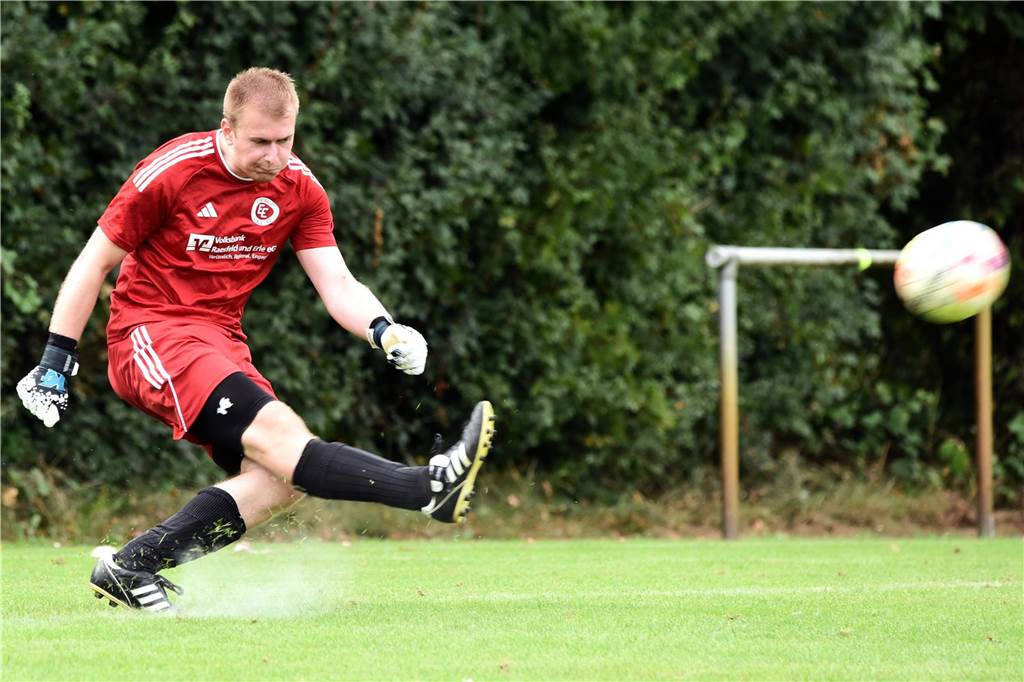 TuS Gahlen gewinnt beim klassentieferen B-Ligisten Eintracht Erle deutlich mit 4:1.
