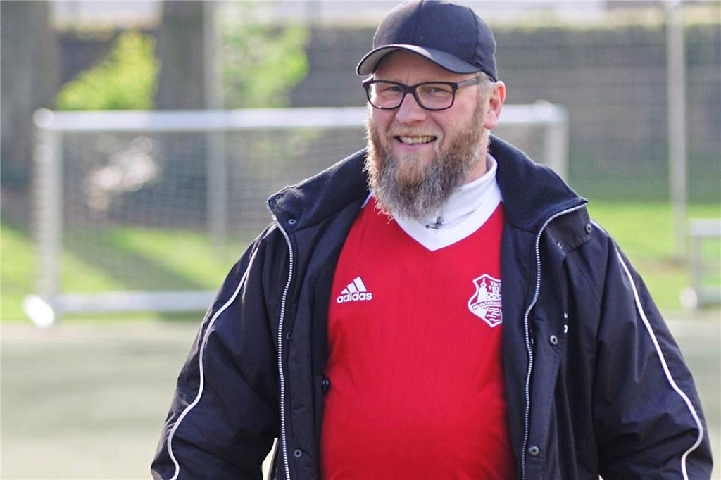Henrichenburger Motor stottert noch mächtig in der Vorbereitung TuS-Trainer Michael Heu ist seit April 2019 in Henrichenburg im Amt.