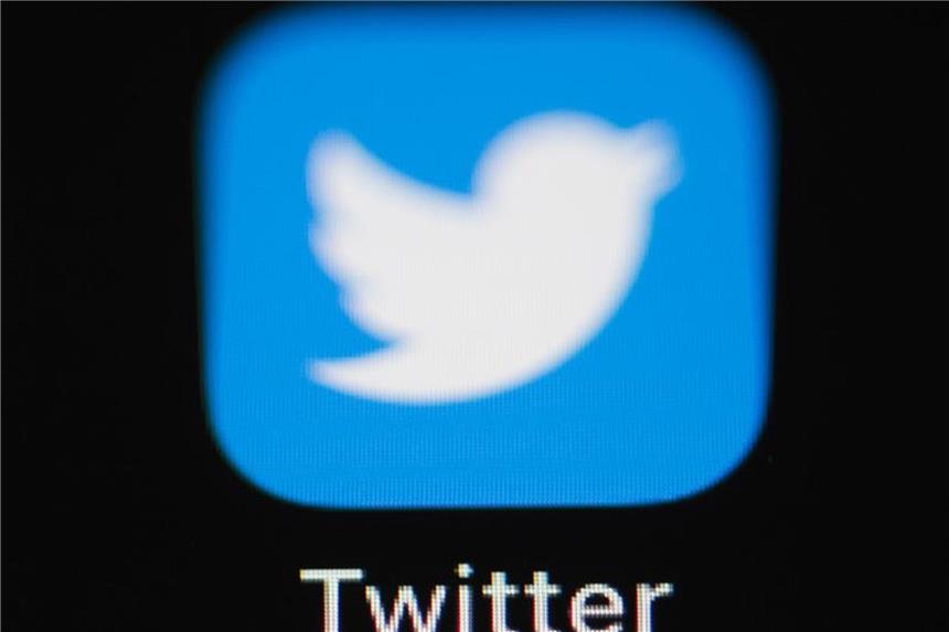 Twitter will es schwieriger machen, den Dienst für Falschnachrichten, Propaganda und anonyme Attacken zu missbrauchen. Foto: Silas Stein
