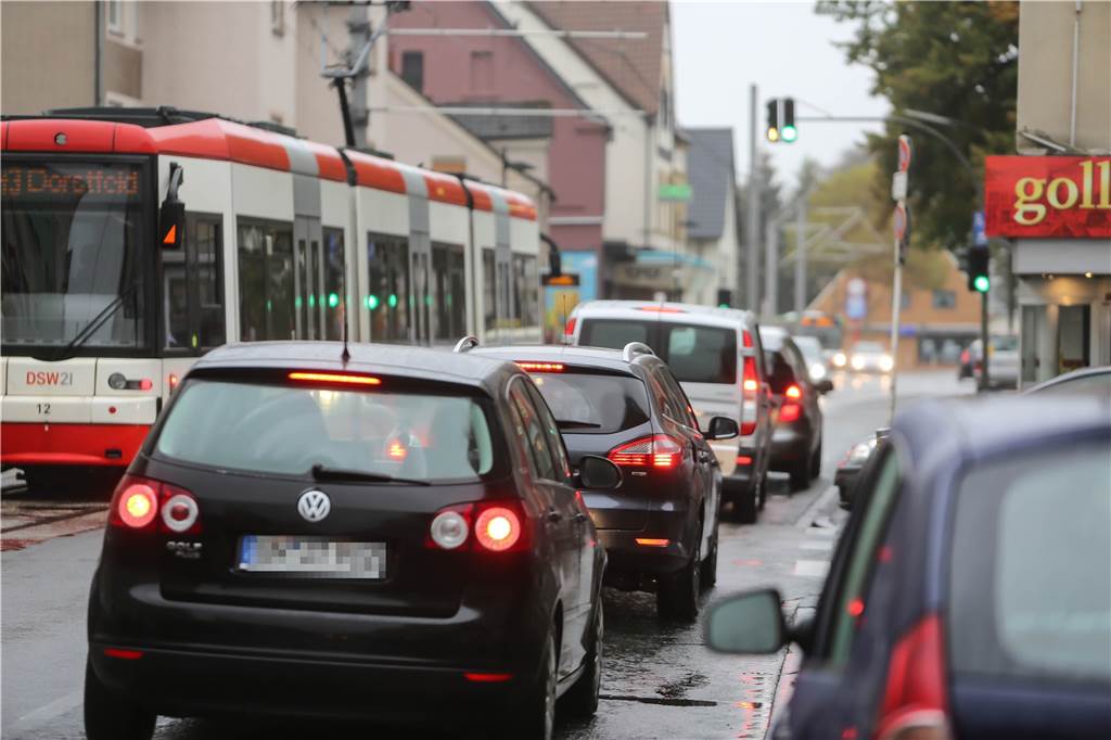 Typisch für Wickede ist die hohe Verkehrsbelastung auf dem Wickeder Hellweg.