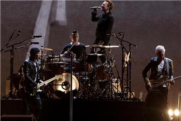 U2 nehmen Rücksicht auf die Fußball-Fans. Foto: Diego Pineda/colprensa