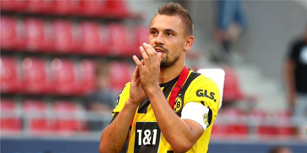 Druck auf BVB-U23 steigt vor Dresden-Gastspiel – Pfanne hofft auf Wende Franz Pfanne klatscht in die Hände.