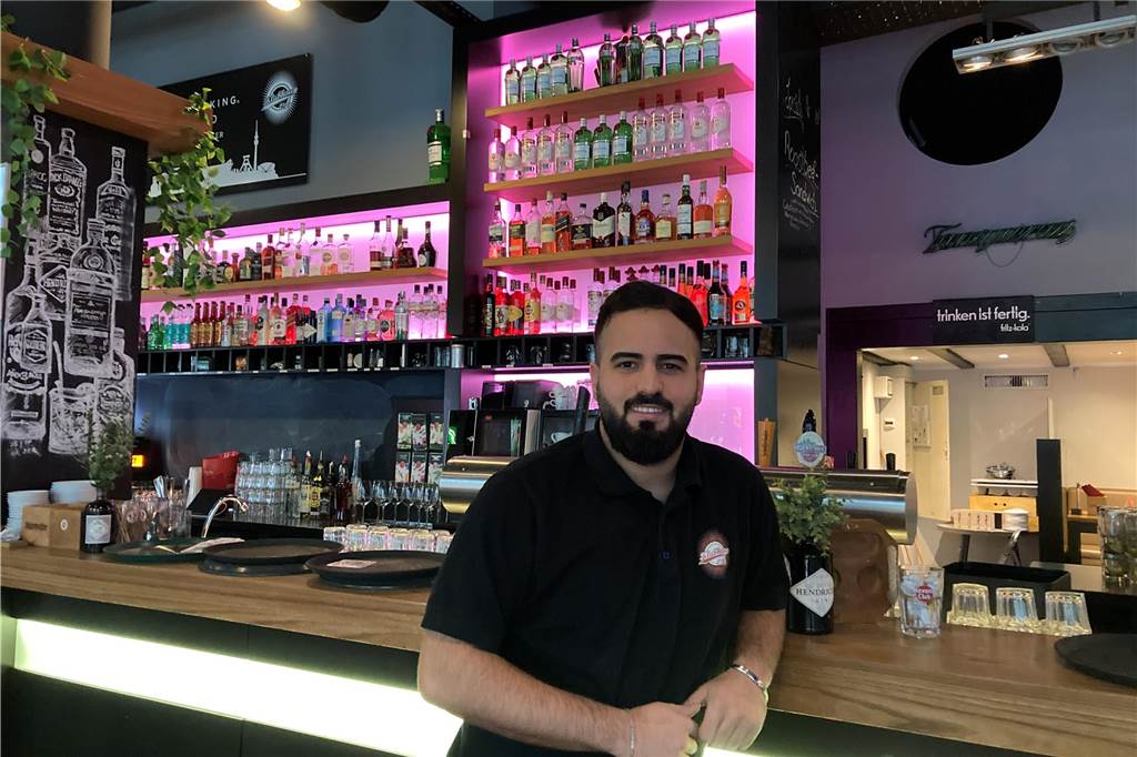 Hier können in Dortmund Football-Fans den Super Bowl sehen Ucar Emirhan freut sich auf den Super Bowl: „Bei solchen Events mache ich gerne eine Nachtschicht.“