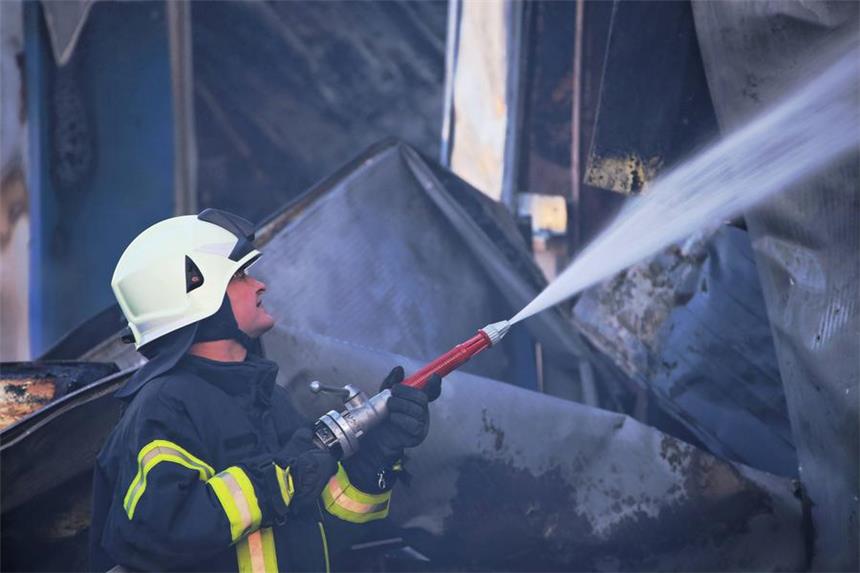 Brand bei Paletten-Logistiker verursacht 250.000 Euro Schaden Über 100 Feuerwehrleute waren im Einsatz beim Großbrand in Stadtlohn.