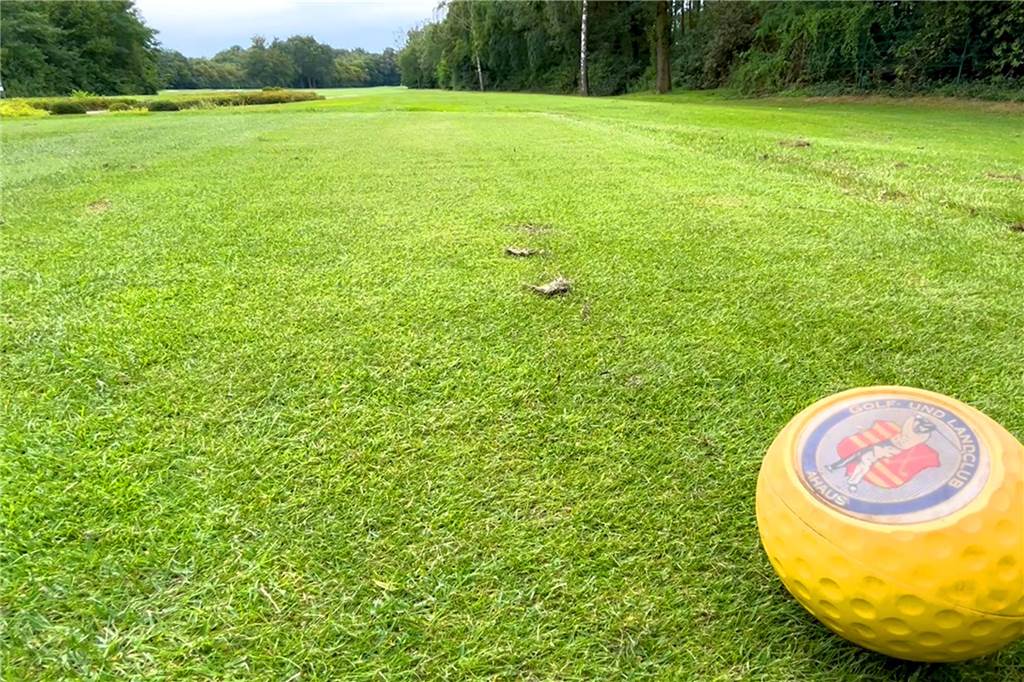 Polizei hat klare Vermutung zur Brandursache an den Golfkarts Blick vom Abschlag auf eine Golfbahn beim Golf- und Landclub Ahaus