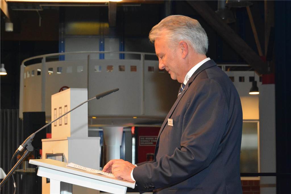 Unternehmer des Jahres 2023 in Dorsten: Bilder vom Festakt mit über 150 geladenen Gästen Über 150 Gäste kamen am Freitag (3. November) ins Wulfener Gemeinschaftshaus zur Preisverleihung "Unternehmer des Jahres".