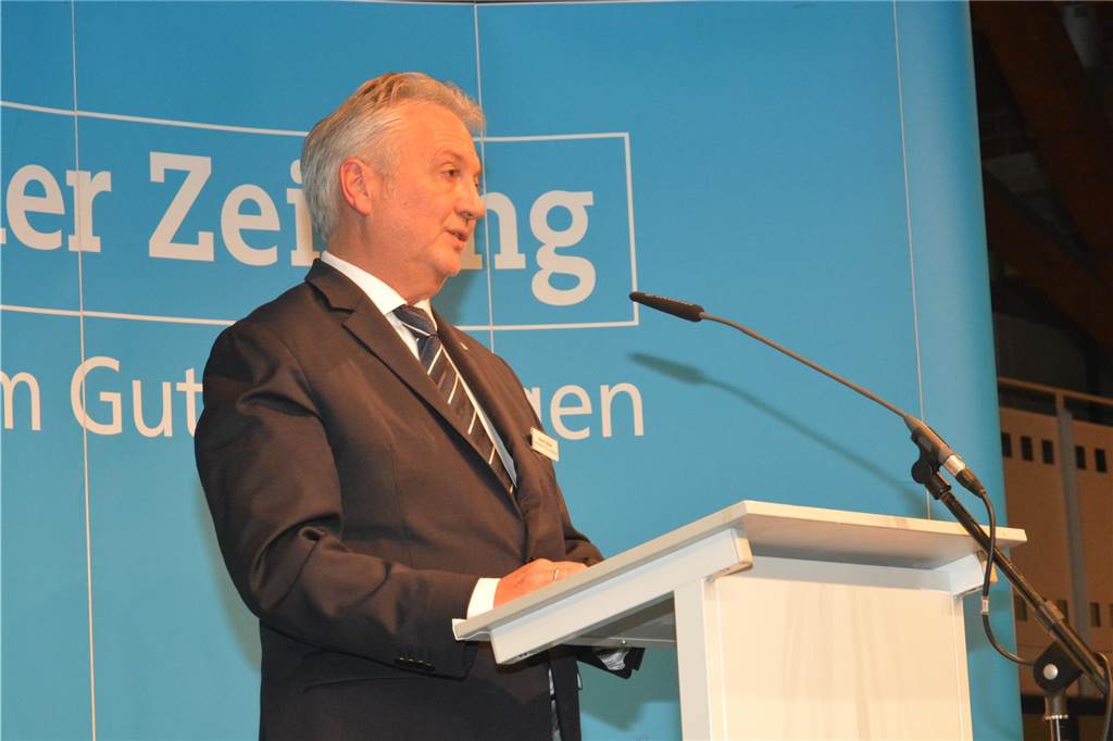 Unternehmer des Jahres 2023 in Dorsten: Bilder vom Festakt mit über 150 geladenen Gästen Über 150 Gäste kamen am Freitag (3. November) ins Wulfener Gemeinschaftshaus zur Preisverleihung "Unternehmer des Jahres".