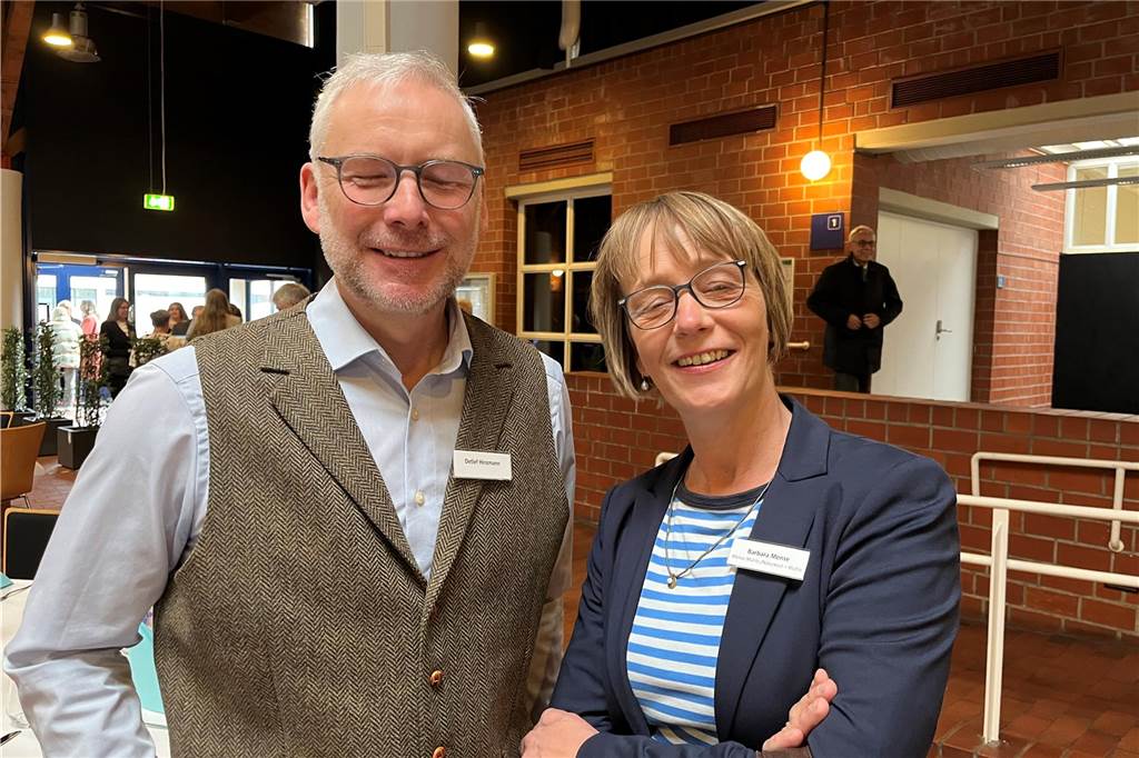 Unternehmer des Jahres 2023 in Dorsten: Bilder vom Festakt mit über 150 geladenen Gästen Über 150 Gäste kamen am Freitag (3. November) ins Wulfener Gemeinschaftshaus zur Preisverleihung "Unternehmer des Jahres".