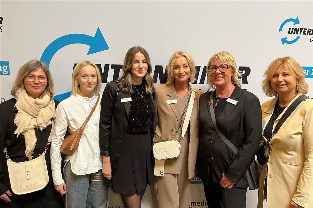 Unternehmer des Jahres 2023 in Dorsten: Bilder vom Festakt mit über 150 geladenen Gästen Über 150 Gäste kamen am Freitag (3. November) ins Wulfener Gemeinschaftshaus zur Preisverleihung "Unternehmer des Jahres".