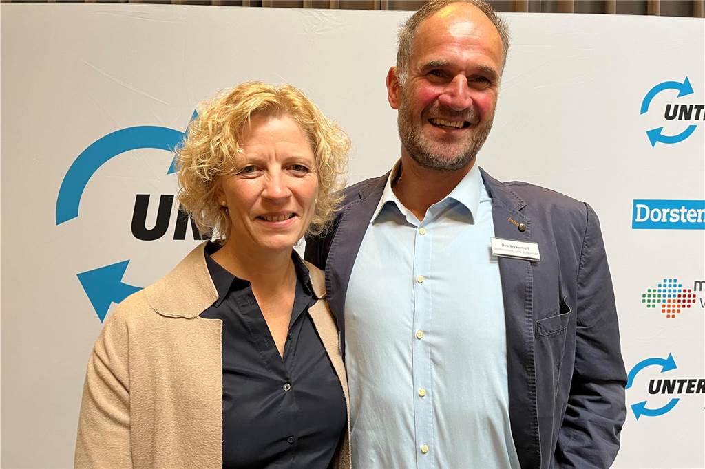 Unternehmer des Jahres 2023 in Dorsten: Bilder vom Festakt mit über 150 geladenen Gästen Über 150 Gäste kamen am Freitag (3. November) ins Wulfener Gemeinschaftshaus zur Preisverleihung "Unternehmer des Jahres".
